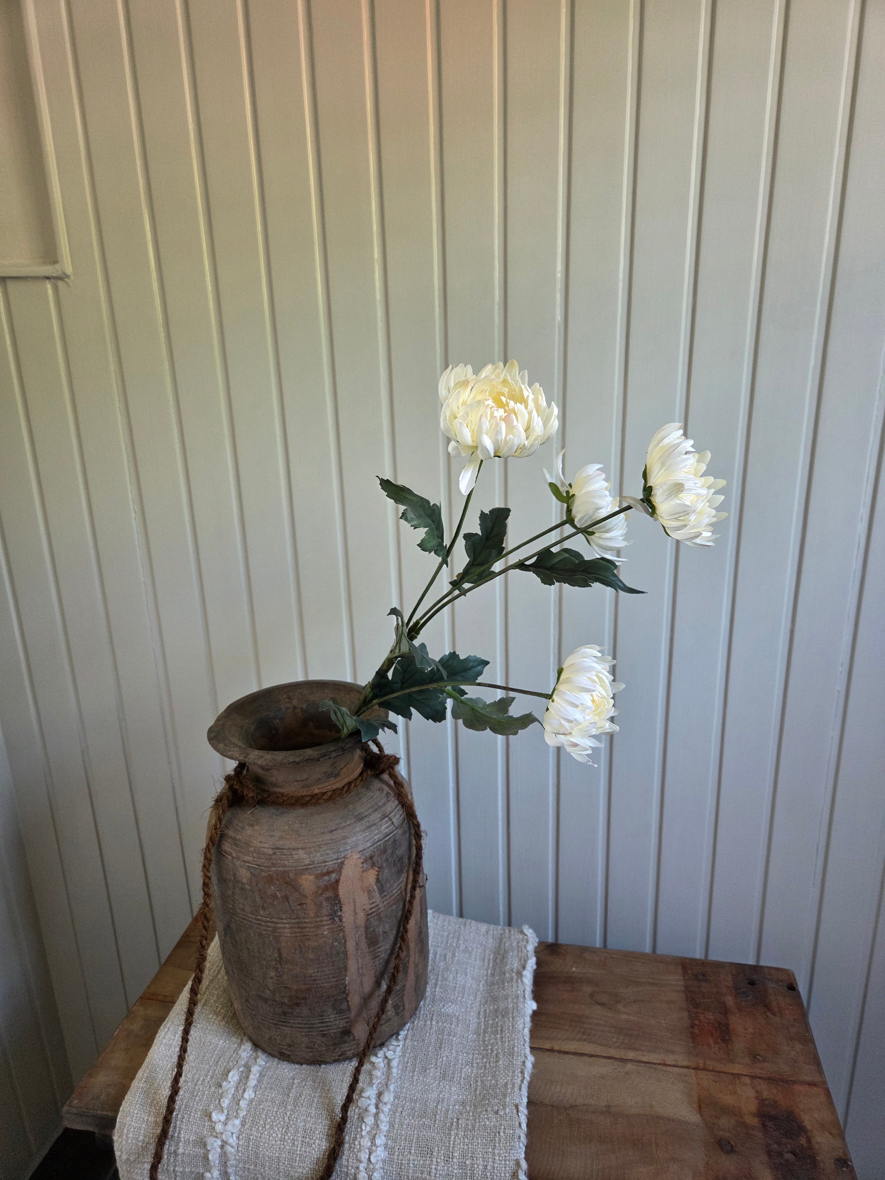 Kunsttak chrysanthemum wit