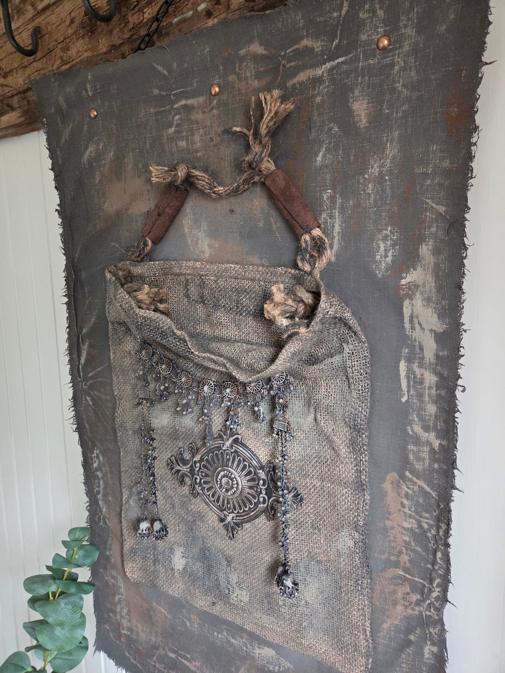 Wanddoek met jute tas 03